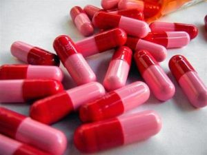 Không nên tự mua thuốc kháng sinh để điều trị viêm amidan