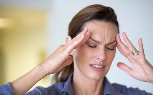 đau vùng mặt là một triệu chứng của viêm xoang thể nặng.jpg